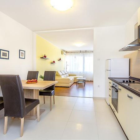Penthouse Castropola Apartment Exterior photo