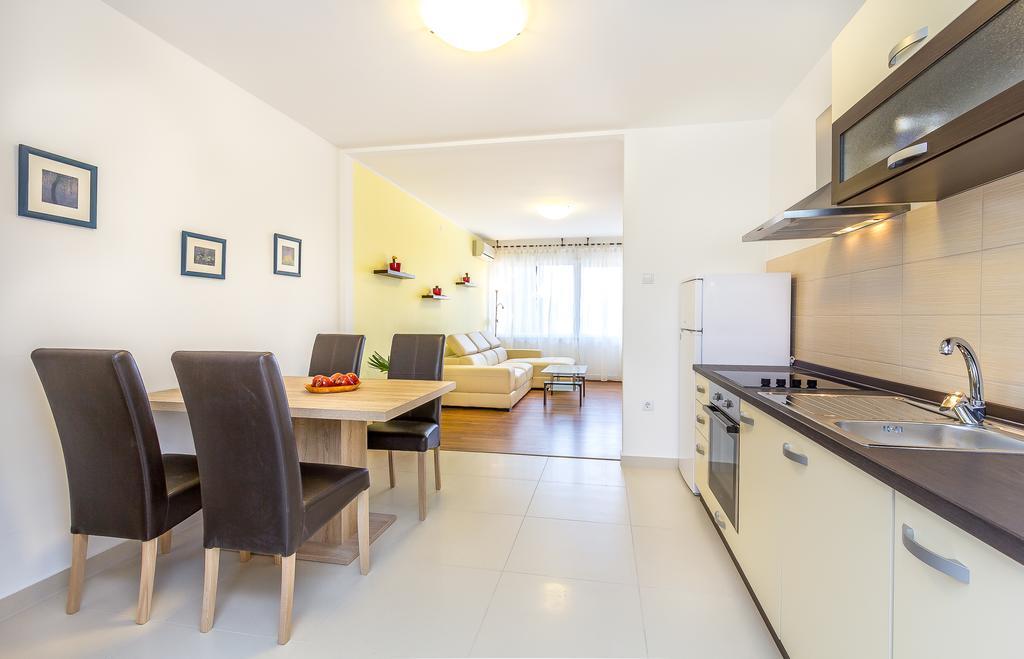 Penthouse Castropola Apartment Exterior photo